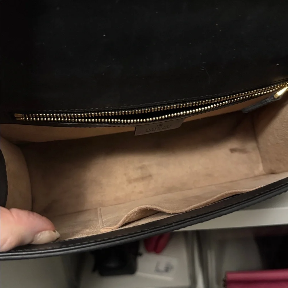 Gucci Sylvie Medium Black and Green Shoulder Bag with bow detail - Picture 8 of 9